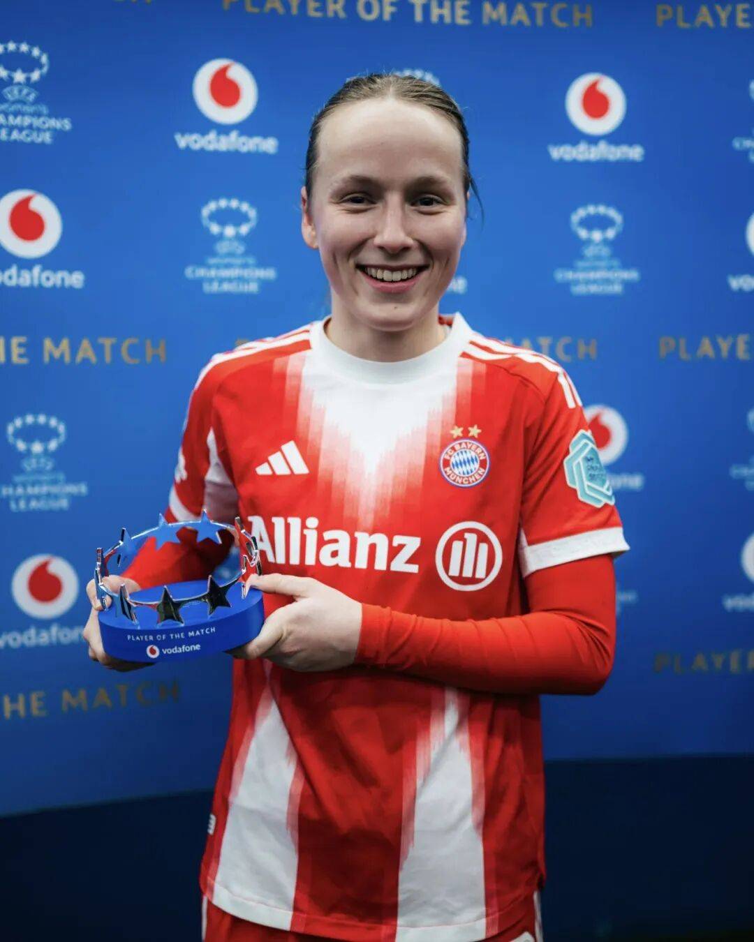 马拉多纳的心脏现位于警察局的病理解剖学部门，受到安全保护（马拉多纳心脏由警方法医部门保管，安保严密）