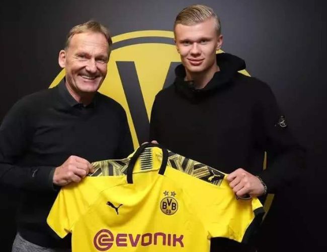 WTT香港总决赛：孙颖莎因伤退赛，蒯曼晋级决赛（WTT香港总决赛：孙颖莎伤退，蒯曼闯入决赛）