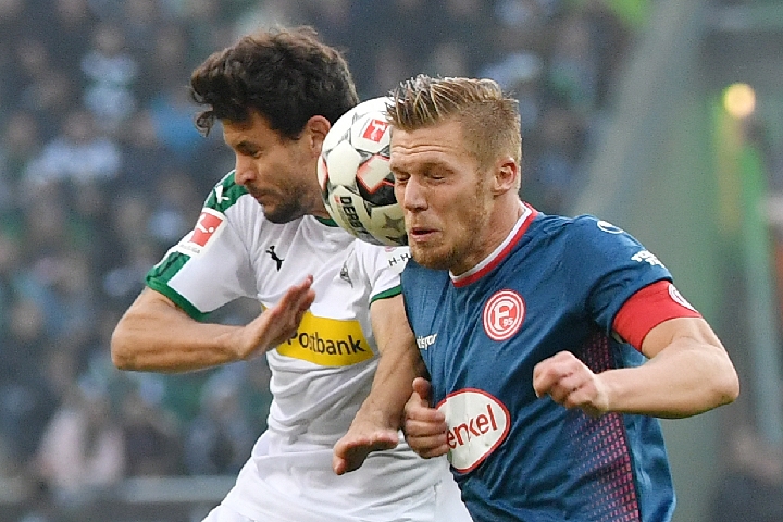 意甲战报：莱奥破门，帕夫洛维奇绝平点取消，米兰1-0拉齐奥（意甲快讯：莱奥建功，帕夫洛维奇绝平点球被取消，米兰1-0拉齐奥）