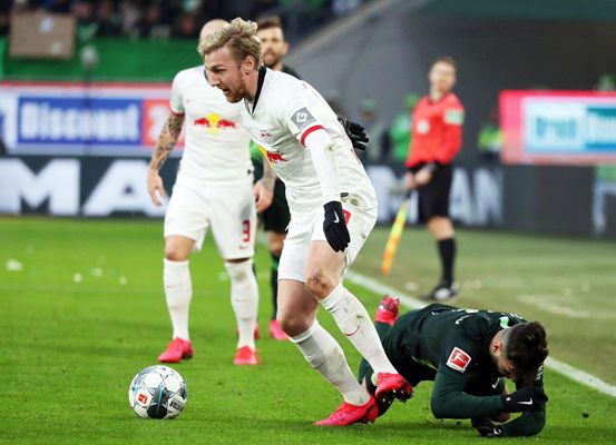 穆帅欧冠七胜贾府，仅瓜帅和安帅对单一对手胜场更多（穆帅欧冠对阿贾克斯7胜，仅瓜帅与安帅在单一对手面前胜场更多）