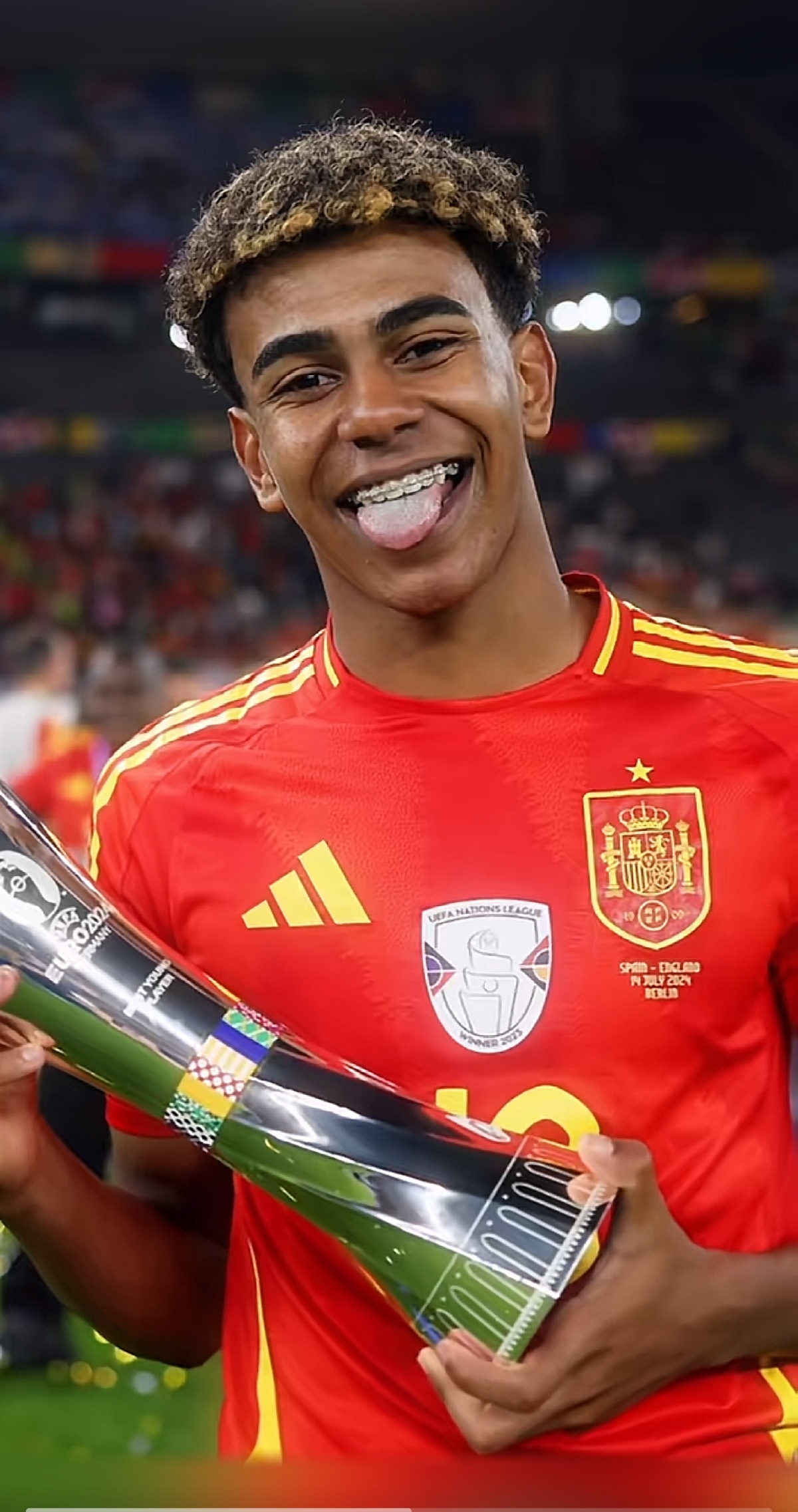 詹姆斯·麦迪逊盛赞布鲁诺·费尔南德斯：被低估的曼联核心“一次又一次”证明自己（麦迪逊力赞布鲁诺·费尔南德斯：被低估的曼联核心一次次自证实力）