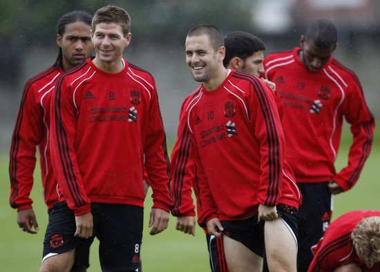 波神&杰伦·约翰逊半场联手31分，得分超全队一半（半场波神与杰伦·约翰逊合砍31分，占球队得分过半）