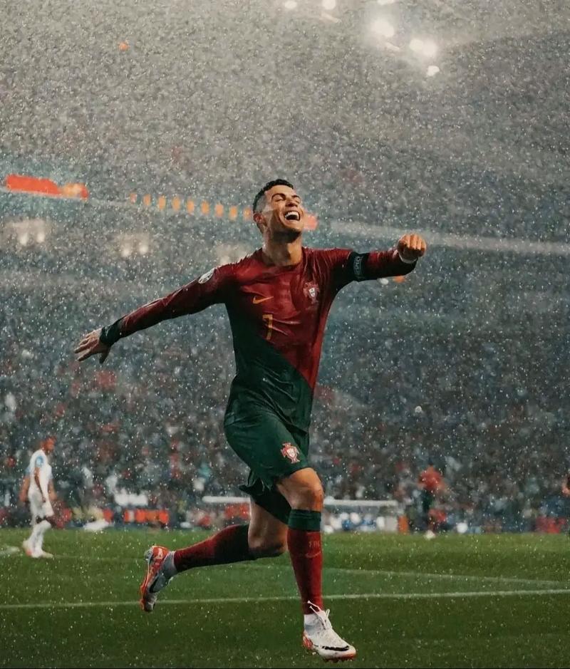 克劳奇：萨拉赫采访是计划好的，他的成就让他若去沙特还会受尊重（克劳奇称萨拉赫采访非临时起意，其成就足以让他赴沙特仍获尊重）