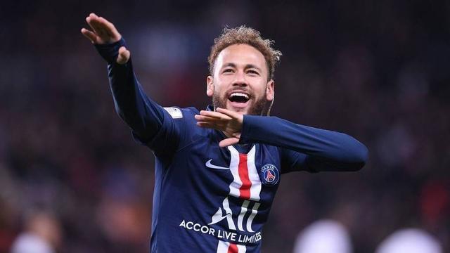 如何评价？CBA杯多人因地板贴纸滑倒引争议：希望引起重视（CBA杯地板贴纸致多名球员滑倒引发争议：亟待重视）