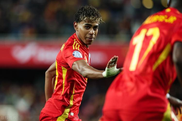 蒂亚戈创造小蜜蜂英超开局12轮最多进球纪录，超越姆伯莫、托尼（蒂亚戈刷新小蜜蜂英超前12轮进球纪录，力压姆伯莫与托尼）