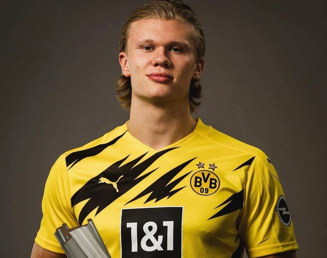 官方：明夏世界杯上下半场中段有强制补水时间，每次3分钟（FIFA官宣：明夏世界杯每半场中段设3分钟强制补水暂停）