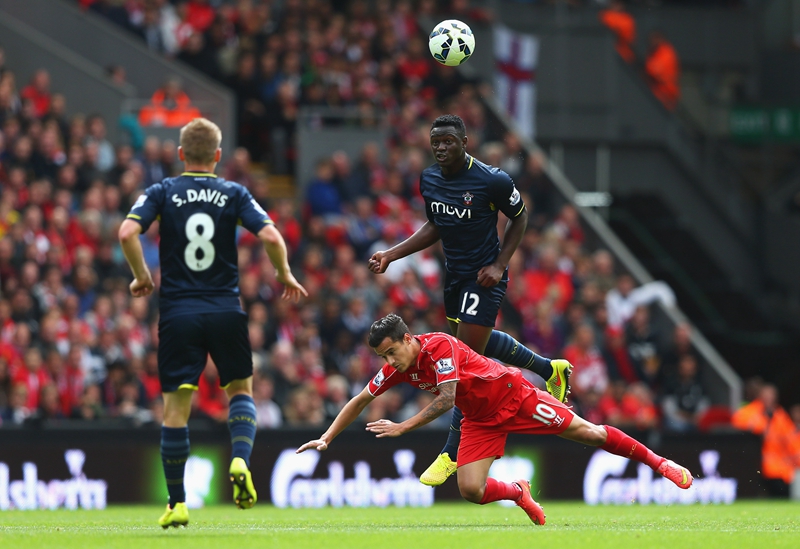 葡体中场西蒙斯：拜仁是支非常强大的球队，我们可以昂首离开（葡萄牙体育中场西蒙斯：拜仁实力强劲，我们可昂首离场）